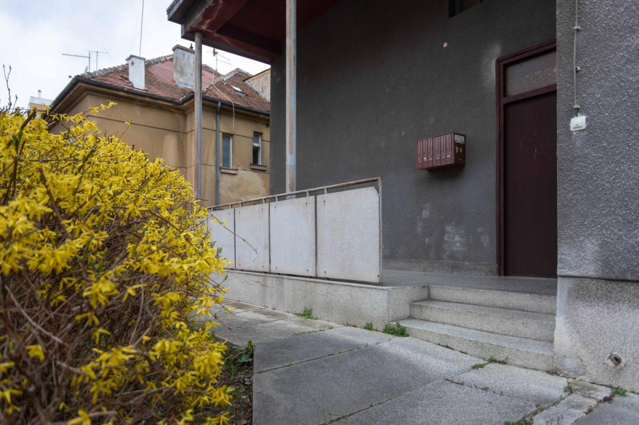 Modern Studio Near British Square Daire Zagreb Dış mekan fotoğraf
