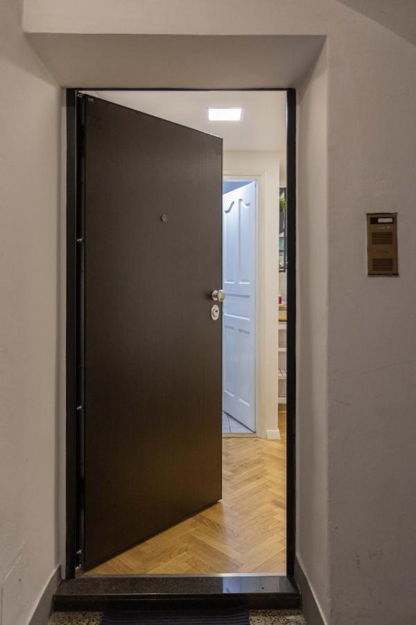 Modern Studio Near British Square Daire Zagreb Dış mekan fotoğraf
